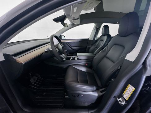 Used 2023 Tesla Model Y Long Range image 13