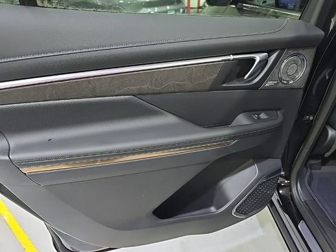 New 2026 Buick Enclave Avenir w/ Super Cruise Package FWD image 14