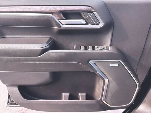 Used 2022 Chevrolet Silverado 1500 LTZ image 22