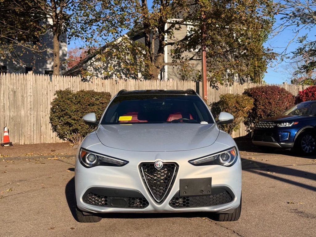 Used 2020 Alfa Romeo Stelvio Ti Sport w/ Quick Order Package 22S Sport AWD/4WD image 9