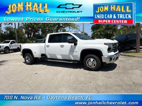 Used 2025 Chevrolet Silverado 3500 LTZ w/ LTZ Convenience Package AWD/4WD image 16