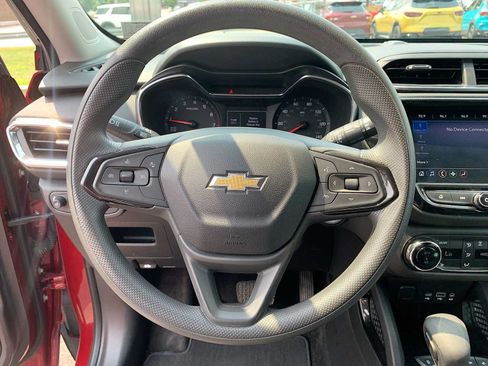 Certified 2021 Chevrolet TrailBlazer LT w/ Convenience Package FWD image 11