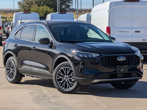 New 2026 Ford Escape PHEV image 2