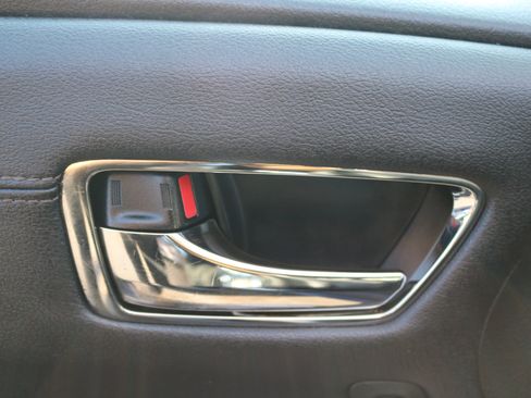 Used 2016 Toyota Avalon XLE Premium image 13