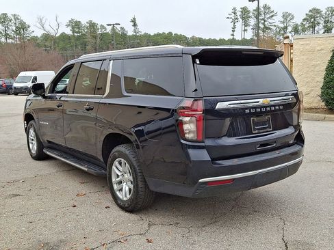Used 2023 Chevrolet Suburban LT image 4