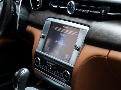 Used 2014 Maserati Quattroporte GTS RWD image 37