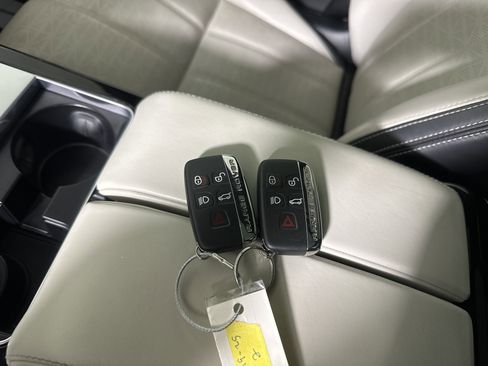 Used 2020 Land Rover Range Rover Velar R-Dynamic HSE image 22