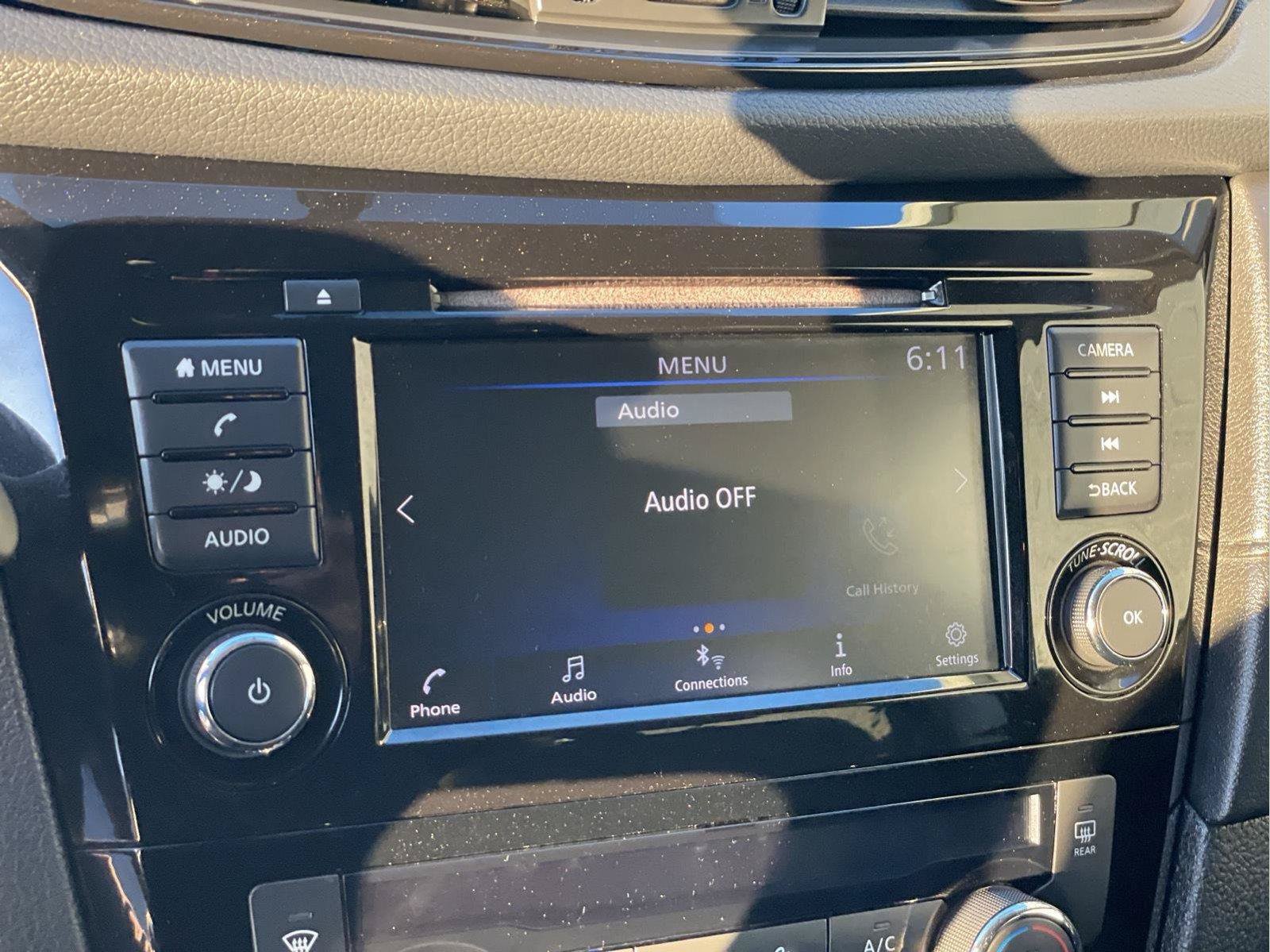 Used 2018 Nissan Rogue SV AWD/4WD image 32