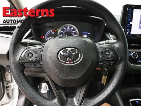 Used 2022 Toyota Corolla LE FWD image 10