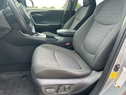 Used 2020 Toyota RAV4 XLE w/ Convenience Package AWD/4WD image 7