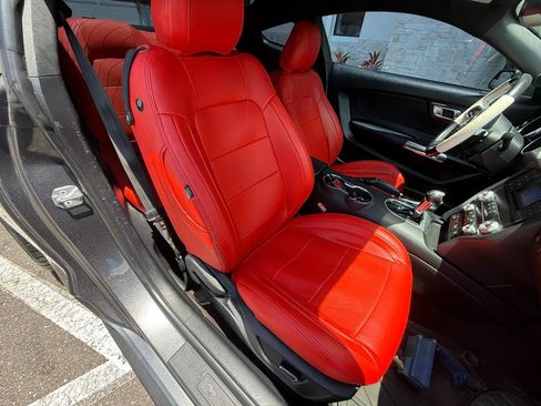 Used 2019 Ford Mustang GT RWD image 25