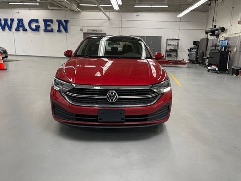 Used 2022 Volkswagen Jetta SE w/ Panoramic Sunroof Package FWD image 6