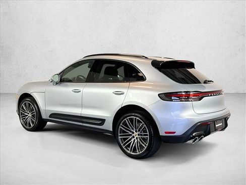 Certified 2026 Porsche Macan AWD/4WD image 3