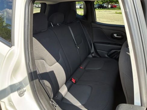 Used 2023 Jeep Renegade Latitude AWD/4WD image 35