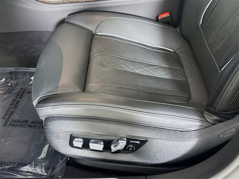 Used 2021 BMW 750i xDrive w/ Executive Package image 20
