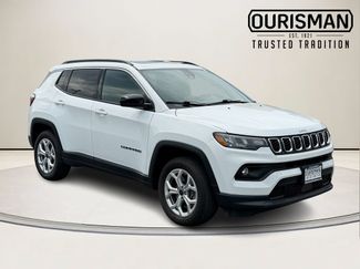 Used 2025 Jeep Compass Latitude w/ Sun & Sound Group AWD/4WD video 1