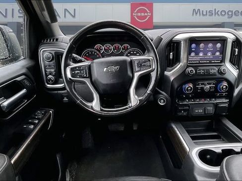 Used 2020 Chevrolet Silverado 1500 RST AWD/4WD image 9