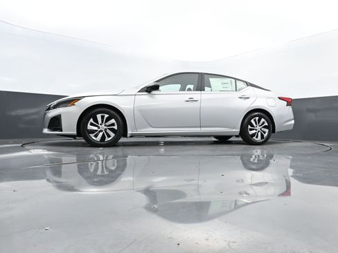 New 2025 Nissan Altima 2.5 S image 36