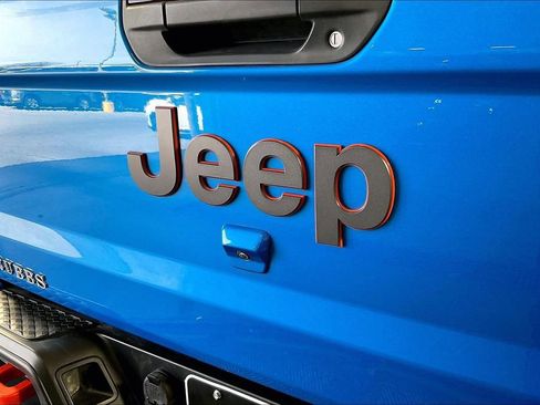 Used 2022 Jeep Gladiator Mojave w/ Trailer Tow Package image 42