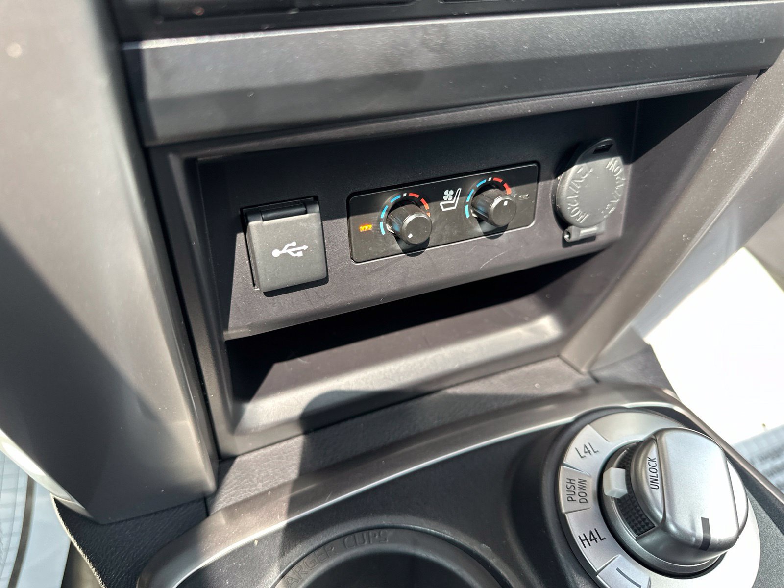 Used 2022 Toyota 4Runner Limited AWD/4WD image 69
