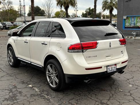 Used 2013 Lincoln MKX Base image 5