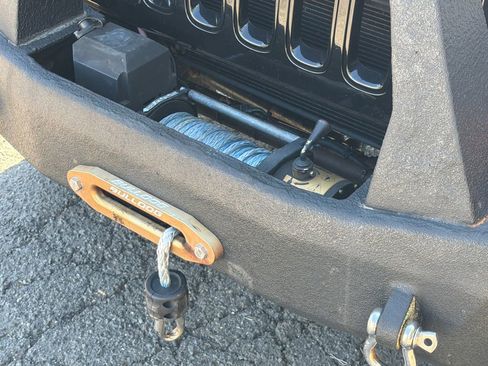 Used 2017 Jeep Wrangler Unlimited Sahara AWD/4WD image 15