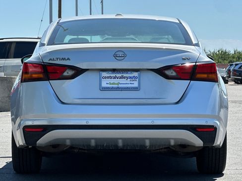 Certified 2024 Nissan Altima 2.5 SV FWD image 5