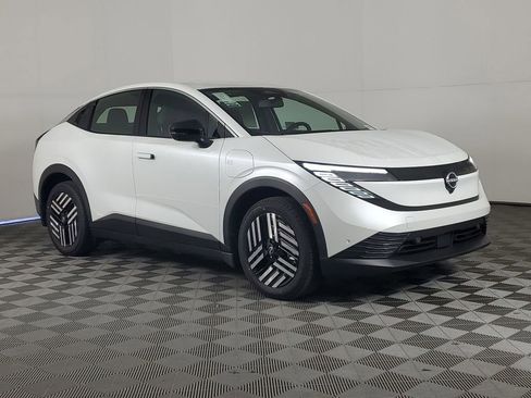 New 2026 Nissan Leaf SV+ w/ Floor Mat Package (SV+) FWD image 2