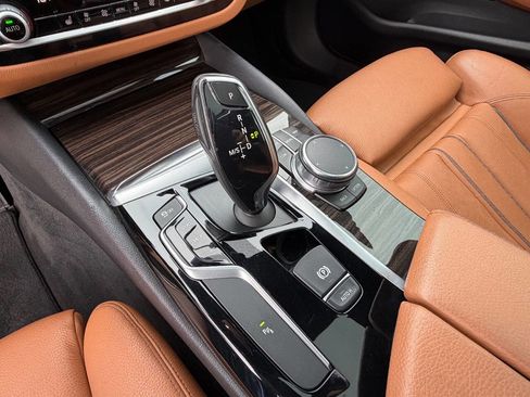 Used 2018 BMW 540i RWD image 36