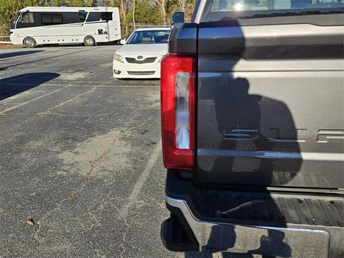 Used 2023 Ford F250 XL image 13