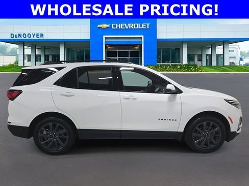 Used 2022 Chevrolet Equinox RS w/ RS Leather Package image 4