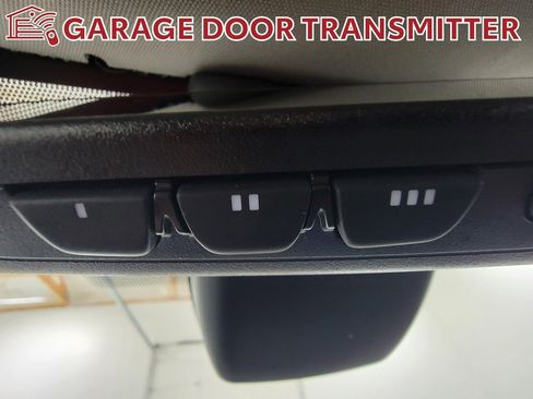 Used 2022 Toyota Highlander XLE AWD/4WD image 28