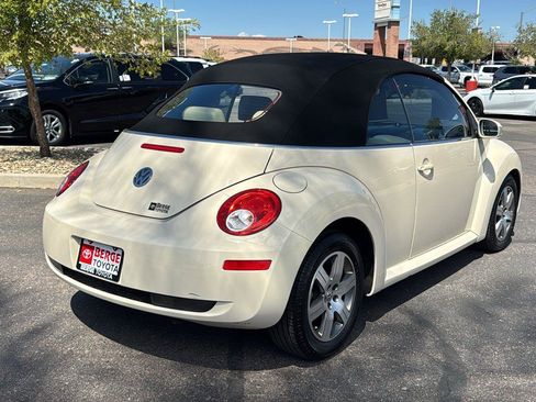 Used 2006 Volkswagen Beetle Convertible w/ Package 1 FWD image 9