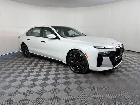 Used 2025 BMW 760i xDrive 760i xDrive w/ Premium Package image 6