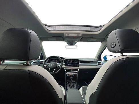 New 2025 Volkswagen Taos SE image 23