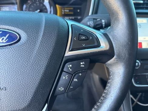 Used 2017 Ford Fusion SE w/ Equipment Group 601A image 12