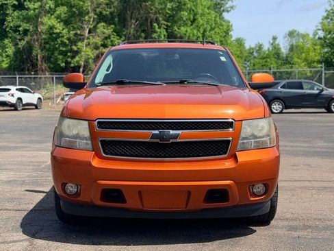 Used 2008 Chevrolet Avalanche LT w/ Convenience Package #1 AWD/4WD image 3