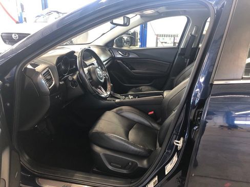 Used 2018 MAZDA MAZDA3 Grand Touring w/ Premium Equipment Package FWD image 15