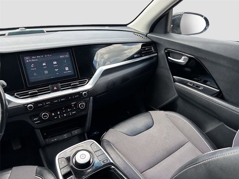 Used 2022 Kia Niro EX w/ Cold Weather Package FWD image 22