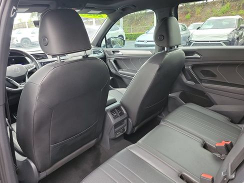 Used 2023 Volkswagen Tiguan SE R-Line FWD image 12