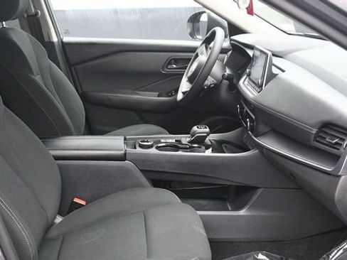 Used 2024 Nissan Rogue S AWD/4WD image 10
