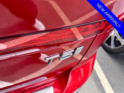 Used 2019 Volvo XC60 T5 Inscription FWD image 6