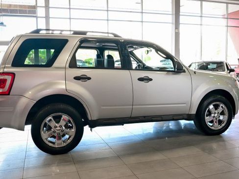 Used 2011 Ford Escape XLT w/ 203A Rapid Spec Order Code AWD/4WD image 4