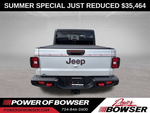 Used 2023 Jeep Gladiator Rubicon w/ Cold Weather Group AWD/4WD image 4
