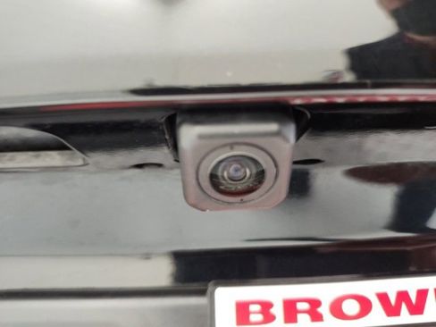 Used 2025 Toyota Corolla Cross LE image 16