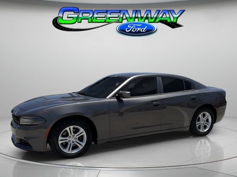 Used 2020 Dodge Charger SXT RWD image 1