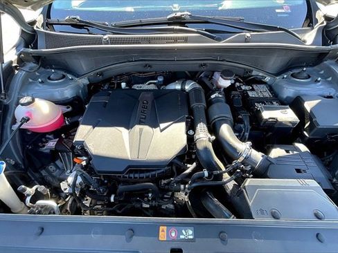 Used 2023 Hyundai Santa Fe Limited image 9