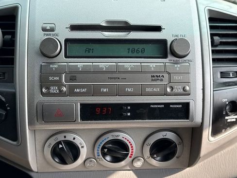 Used 2011 Toyota Tacoma 4x4 Access Cab V6 w/ TRD Off-Road Pkg image 25