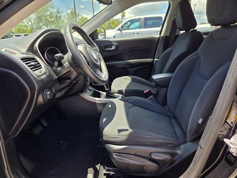 Used 2018 Jeep Compass Sport FWD image 13