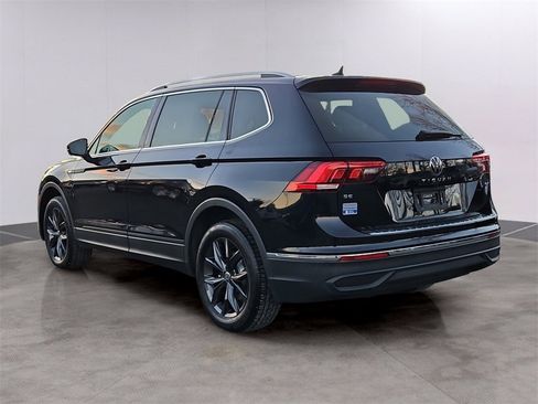 Used 2022 Volkswagen Tiguan SE image 6